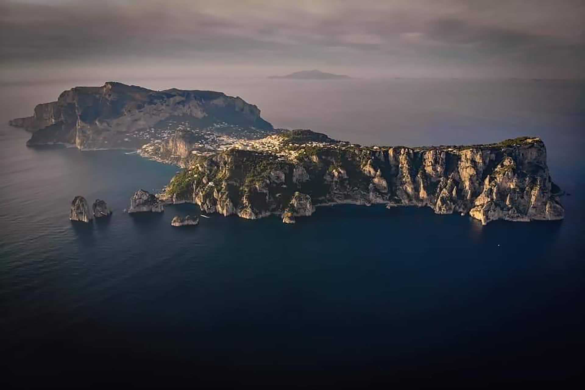 Capri boat tours Private boat trip with sailor